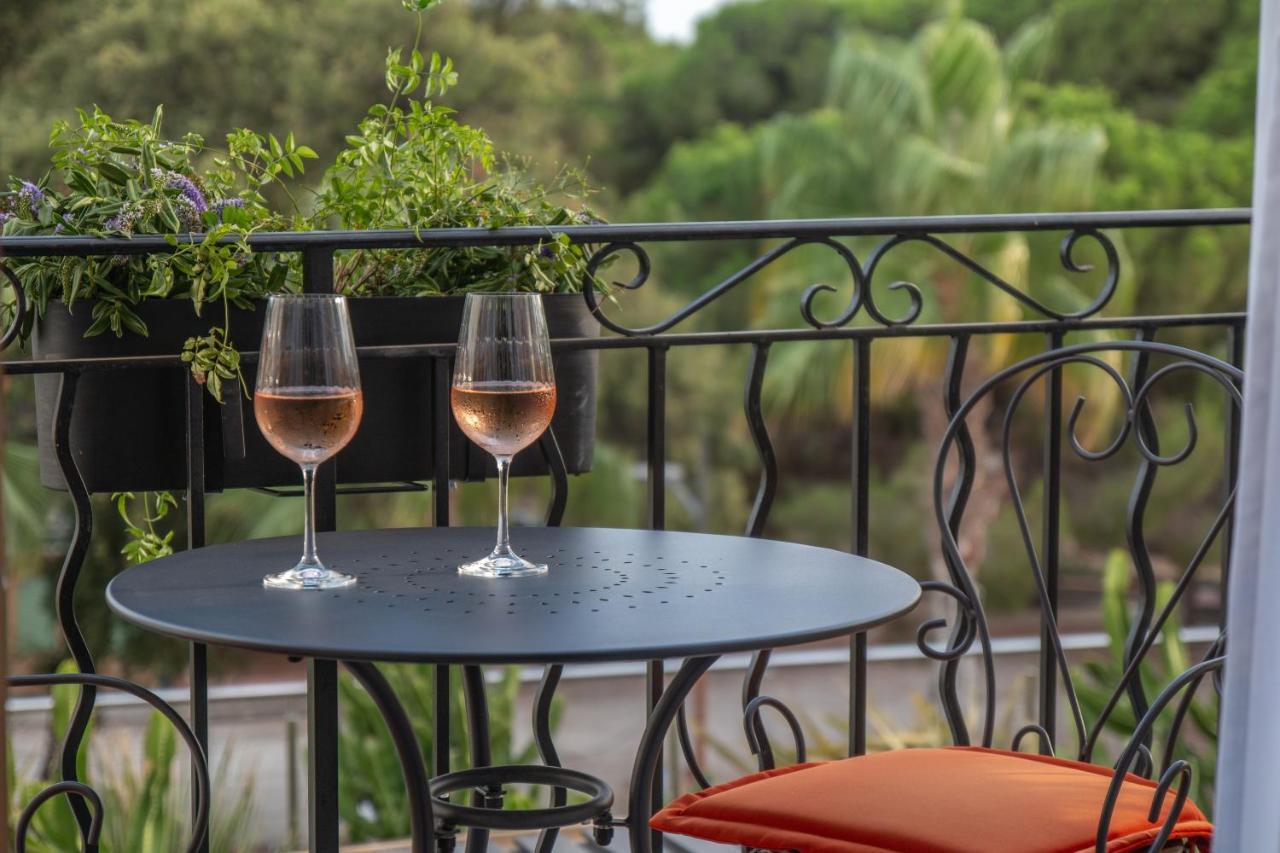 Unique Boutique Hotel Antibes Juan-Les-Pins Экстерьер фото