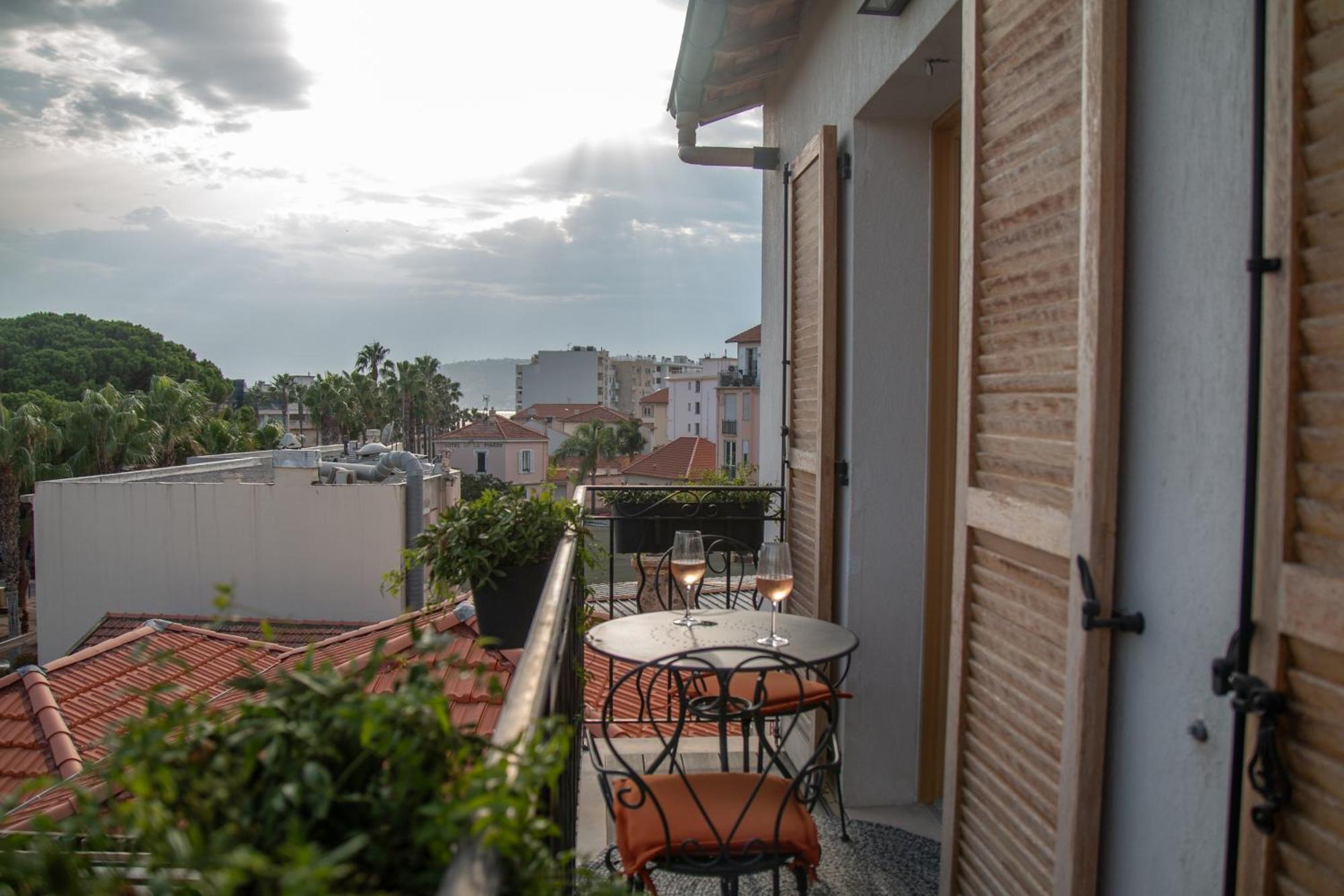 Unique Boutique Hotel Antibes Juan-Les-Pins Экстерьер фото
